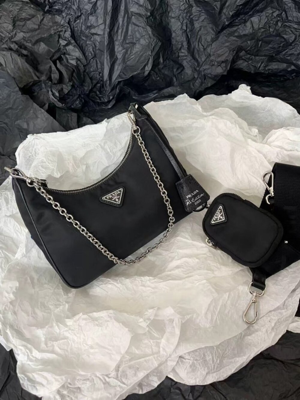 Authentic Prada Re-Edition 2005 Re-Nylon Bag